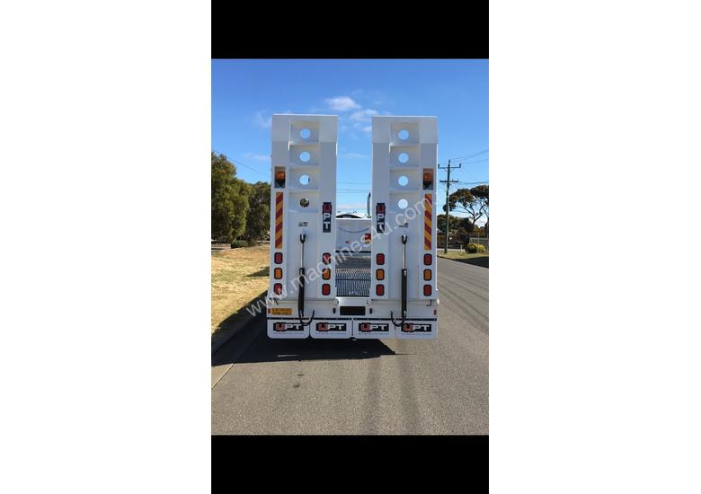 caption Upt Plant Trailer