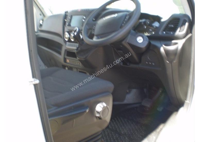 caption Iveco Mini bus Bus
