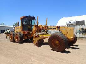 Komatsu GD825A-2 Grader - picture0' - Click to enlarge