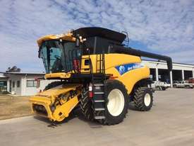 New Holland CR9080 Header(Combine) Harvester/Header - picture0' - Click to enlarge