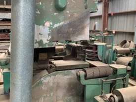 Bandsaw with infeed & outfeed - picture0' - Click to enlarge