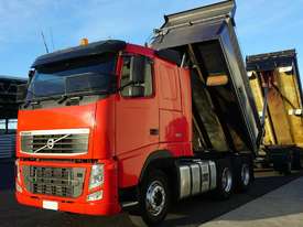 2010 Volvo FH500 (6x4) Bisalloy Tipper & 1995 Hercules Superdog Combo - picture0' - Click to enlarge