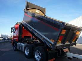 2010 Volvo FH500 (6x4) Bisalloy Tipper & 1995 Hercules Superdog Combo - picture1' - Click to enlarge
