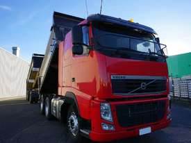2010 Volvo FH500 (6x4) Bisalloy Tipper & 1995 Hercules Superdog Combo - picture2' - Click to enlarge