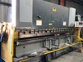 4 metre 135t Brake Press  - picture0' - Click to enlarge