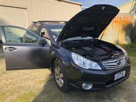 SUBARU OUTBACK 2.0 DIESEL - picture2' - Click to enlarge