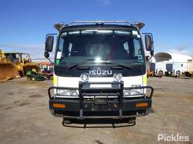 2000 Isuzu FSS550 - picture1' - Click to enlarge