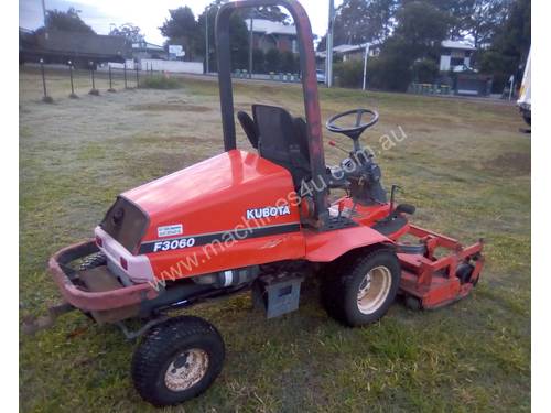 low hour Kubota 3060 front deck ride on mower