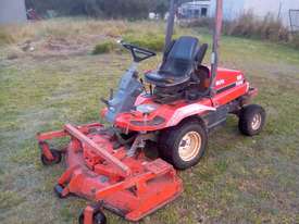 low hour Kubota 3060 front deck ride on mower - picture0' - Click to enlarge