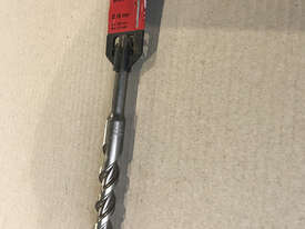Milwaukee 16mm x 160mm SDS-plus Masonry Concrete Drill Bit 4932-3070-80 - picture1' - Click to enlarge