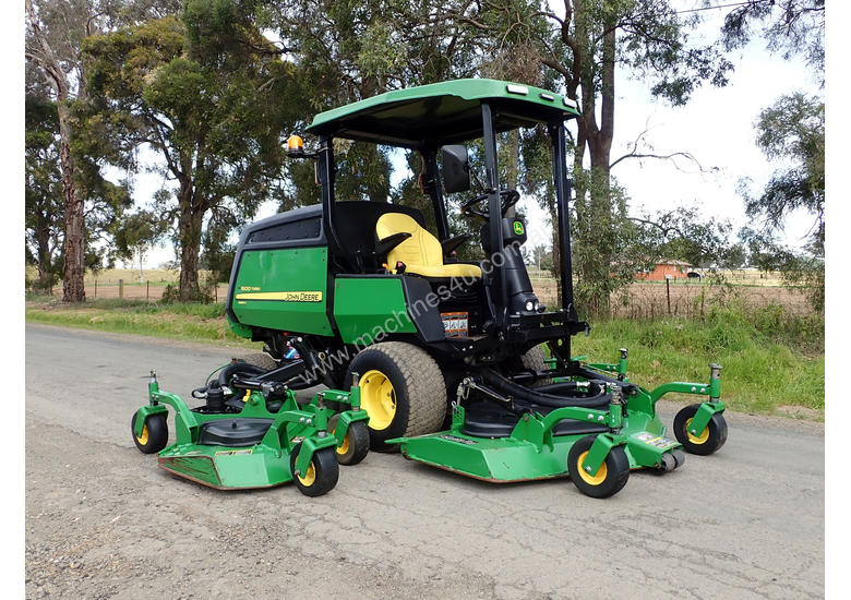 caption John Deere 1600 Wide Area mower Lawn Equipment