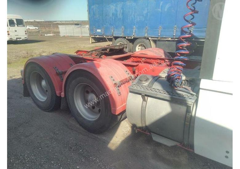 caption Kenworth K104
