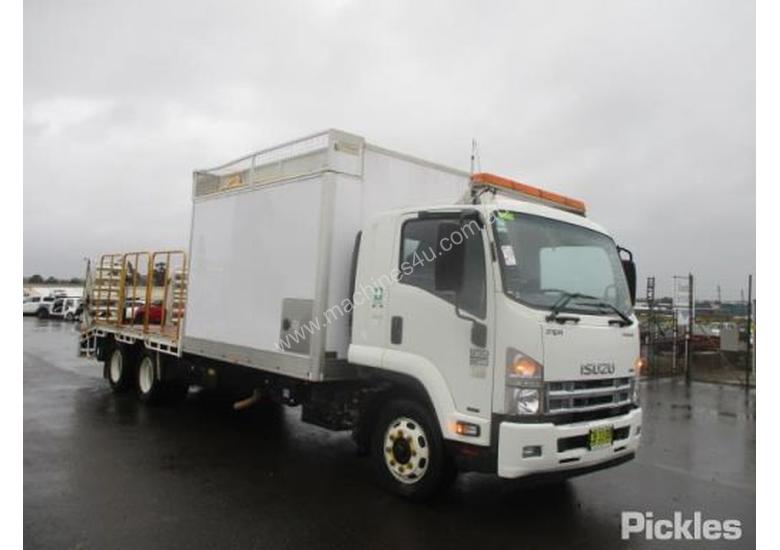 caption 2013 Isuzu FSR 850 Long