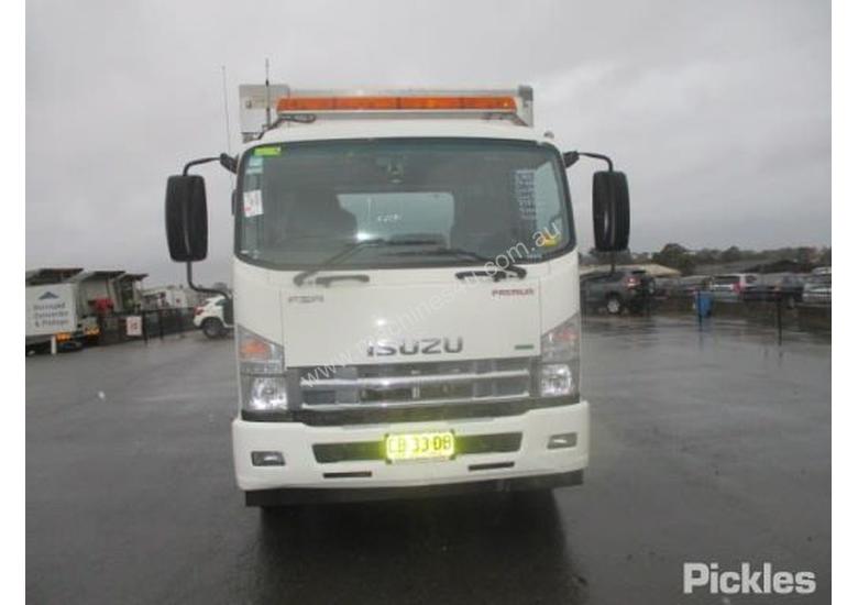 caption 2013 Isuzu FSR 850 Long