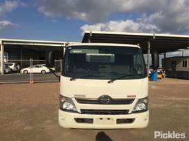 2015 Hino 300 617 - picture1' - Click to enlarge