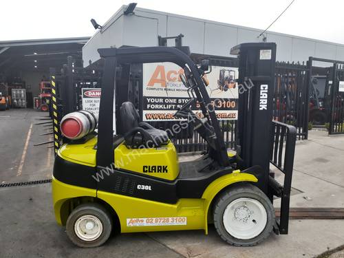 Clark Forklift 3000kg Container Mast Non Marking Tyres 2008 model 4800MM Lift