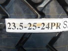 23.5-25 24PR E-3/L-3 TL Tyre (4 of) - picture1' - Click to enlarge