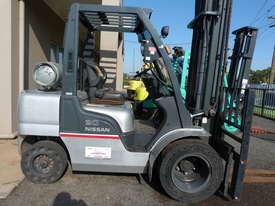 NISSAN 3 TON DUAL WHEEL FORKLIFT - picture0' - Click to enlarge