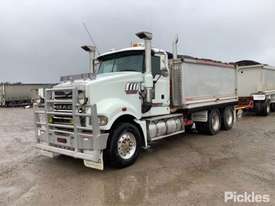 2009 Mack Trident - picture2' - Click to enlarge