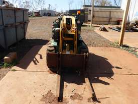 Kanga TB825 Mini Loader - picture1' - Click to enlarge