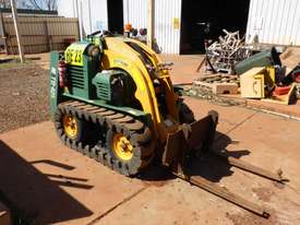 Kanga TB825 Mini Loader - picture2' - Click to enlarge