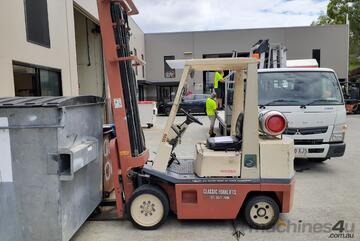 Nissan 1.8 Ton forklift LPG with a 3 Stage 6500 mm mast