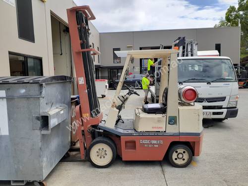 Nissan 1.8 Ton forklift LPG with a 3 Stage 6500 mm mast 