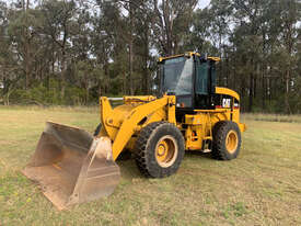 Caterpillar 924GZ Loader/Tool Carrier Loader - picture2' - Click to enlarge