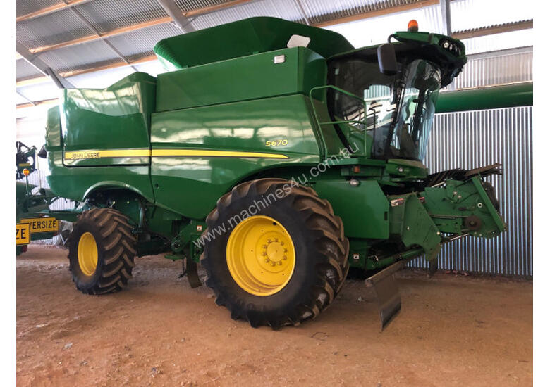 caption John Deere S670 Header(Combine) Harvester/Header