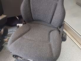 Sears 5520 Series Mechanical Suspension Seat - picture0' - Click to enlarge