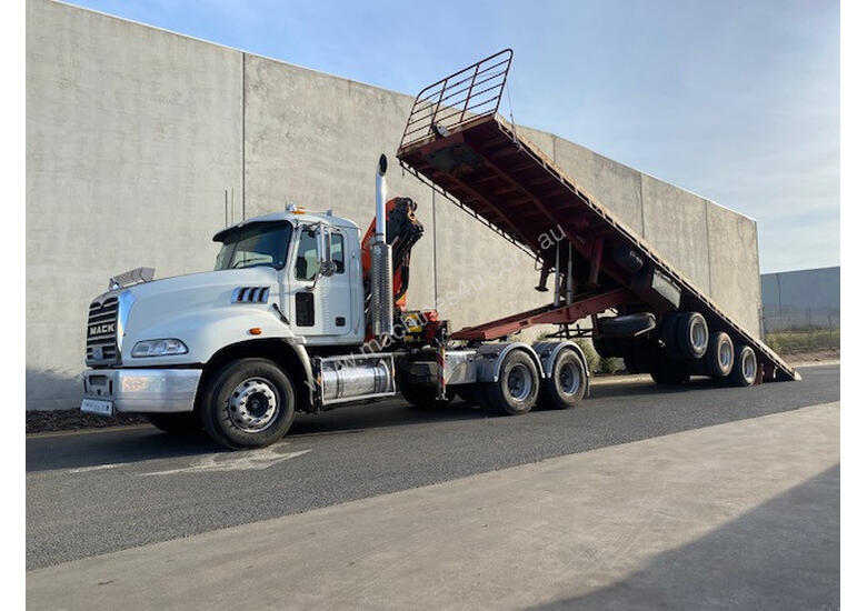 caption Mack GRANITE Primemover Truck