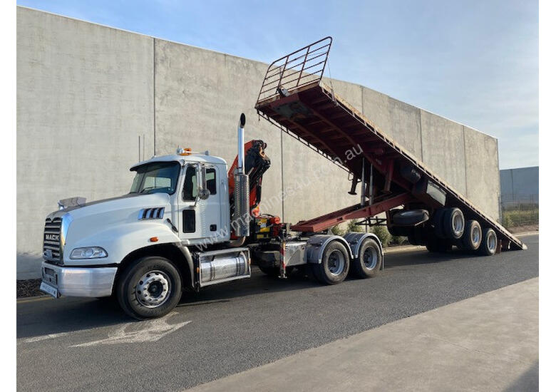 caption Mack GRANITE Primemover Truck