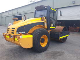2014 JCB VIBROMAX VM132 SMOOTH DRUM ROLLER - picture1' - Click to enlarge