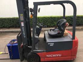 0.5T Battery Electric 3 Wheel Forklift - picture1' - Click to enlarge