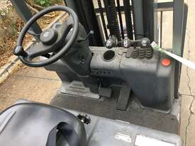 0.5T Battery Electric 3 Wheel Forklift - picture2' - Click to enlarge