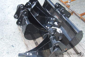 BUCKETS   FROM $300 220MM $400/250 MM /$450 450MM $500 /850MM