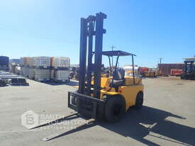 HYSTER H.80.C.STD 3.5 TONNE FORKLIFT - picture0' - Click to enlarge