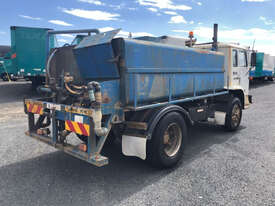 International Acco 1850E Water truck Truck - picture1' - Click to enlarge