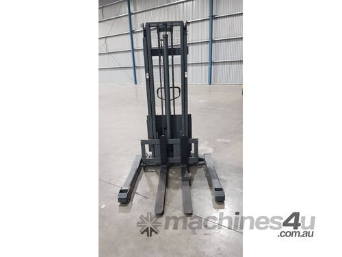 Pallet Lifter