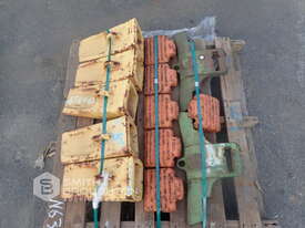 PALLET COMPRISING OF PROTECTORS & BUCKET TEETH (UNUSED) - picture0' - Click to enlarge