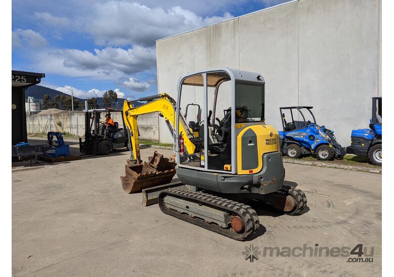 Used 2015 wacker neuson EZ38 Excavator in , Listed on Machines4u