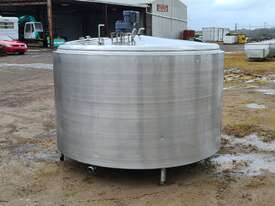 STAINLESS STEEL TANK, MILK VAT 3200lt - picture1' - Click to enlarge