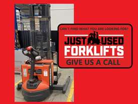 RAYMOND 6210 S/N 621-18-12591 1.1 TON 1100 KG CAPACITY WALKIE STACKER PEDESTRIAN FORKLIFT - picture0' - Click to enlarge