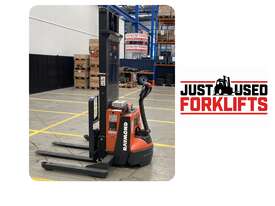 RAYMOND 6210 S/N 621-18-12591 1.1 TON 1100 KG CAPACITY WALKIE STACKER PEDESTRIAN FORKLIFT - picture1' - Click to enlarge