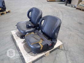 2 X TOYOTA FORKLIFT SEATS - picture0' - Click to enlarge