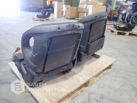 2 X TOYOTA FORKLIFT SEATS - picture1' - Click to enlarge