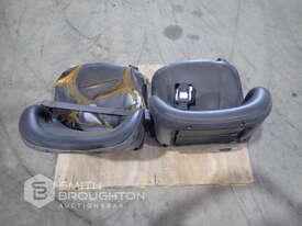 2 X TOYOTA FORKLIFT SEATS - picture2' - Click to enlarge