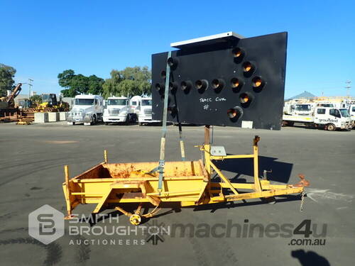 1995 FLOCON SINGLE AXLE ARROW BOARD TRAILER