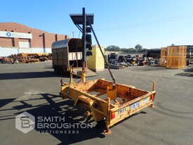 1995 FLOCON SINGLE AXLE ARROW BOARD TRAILER - picture2' - Click to enlarge