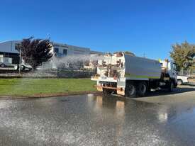 Truck Water truck Isuzu FV2 2017 72208km SN1287 1GMP899 - picture2' - Click to enlarge